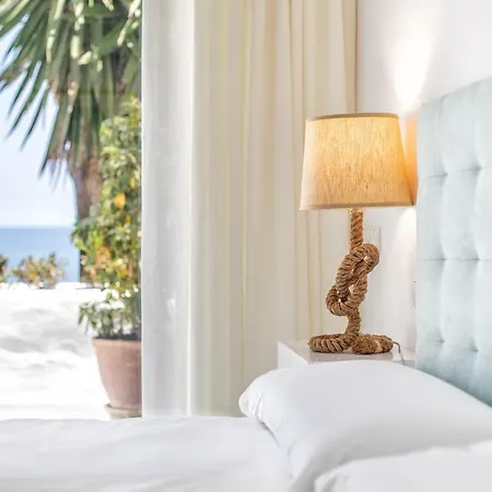 Hanami Alcazaba Front Sea View