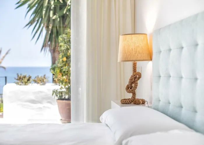 Hanami Alcazaba Front Sea View