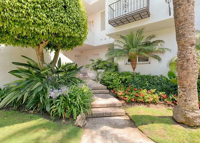 Hanami Alcazaba Front Sea View