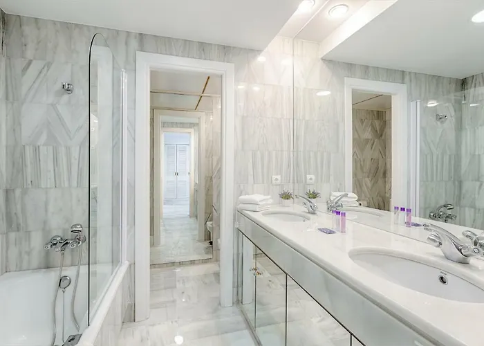 Hanami Alcazaba Front Sea View 埃斯特波纳